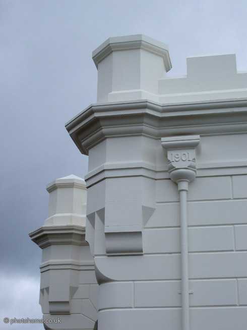 P1013486lighthousedetails1 1