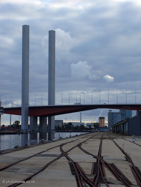 melborune_docklandsp5031414 docklands bridge